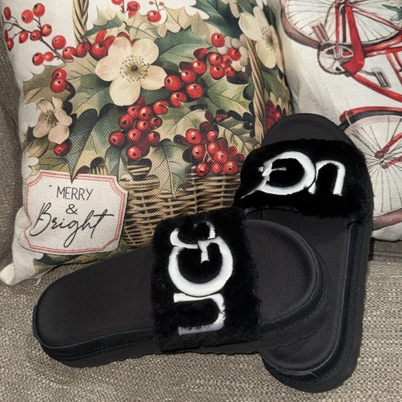 UGG WOMEN'S LATON GENUINE SHEARLING SLIDE SANDALS BLACK SIZE 9 - Picture 1 of 7